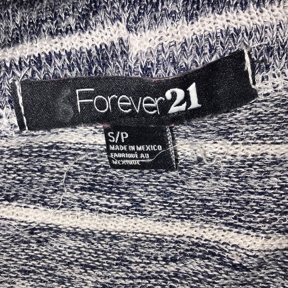 Forever 21 Turtle Neck - Picture 2 of 4